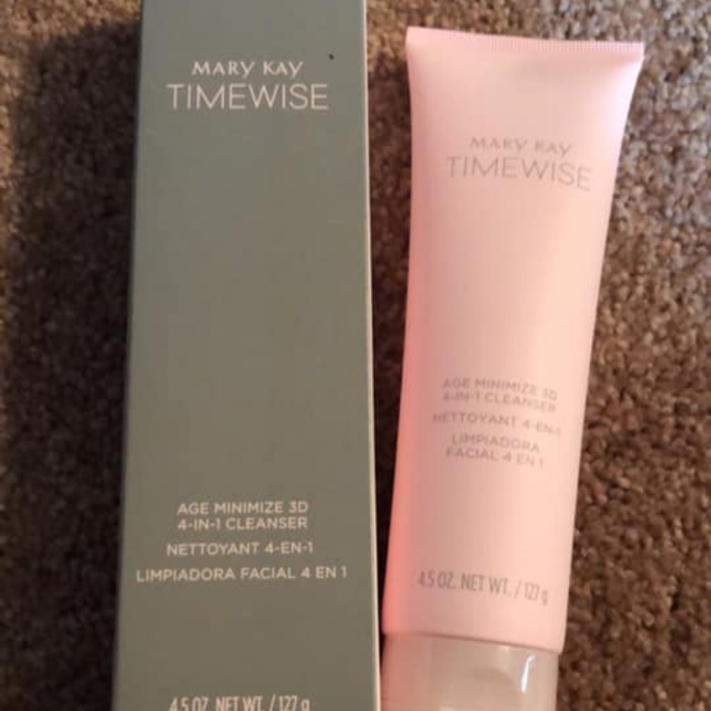 Mary Kay 4-in-1 Cleanser - Combination to oily